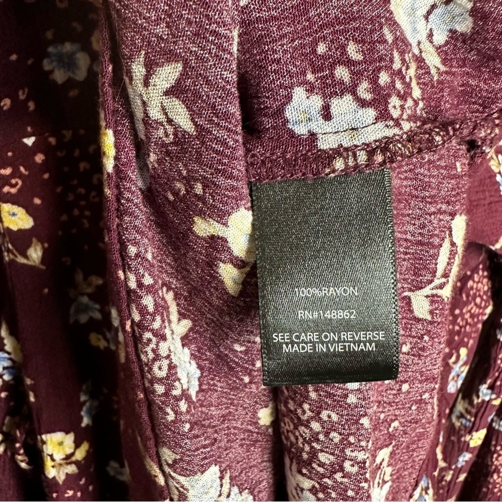 Torrid Crinkle Gauze Tiered Floral Top Size 2X Maroon 100% Rayon - Picture 5 of 8